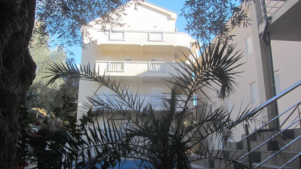 Oro Apartments Petrovac Екстер'єр фото