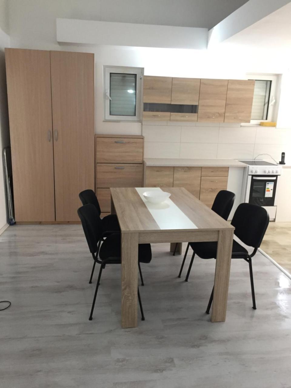 Oro Apartments Petrovac Екстер'єр фото